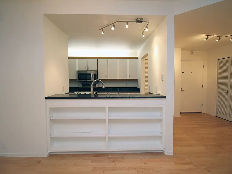 1710 S Harbor Way #205 — Photo 7