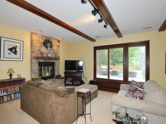 4th image of 8110 Bay Brook Dr