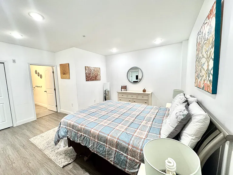 925 N Broad St #4G — Photo 10