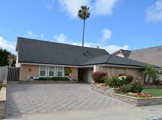 9612 Dumbreck Dr, Huntington Beach, CA 92646