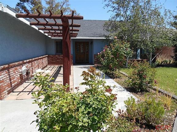 3rd image of 2492 Starling Dr