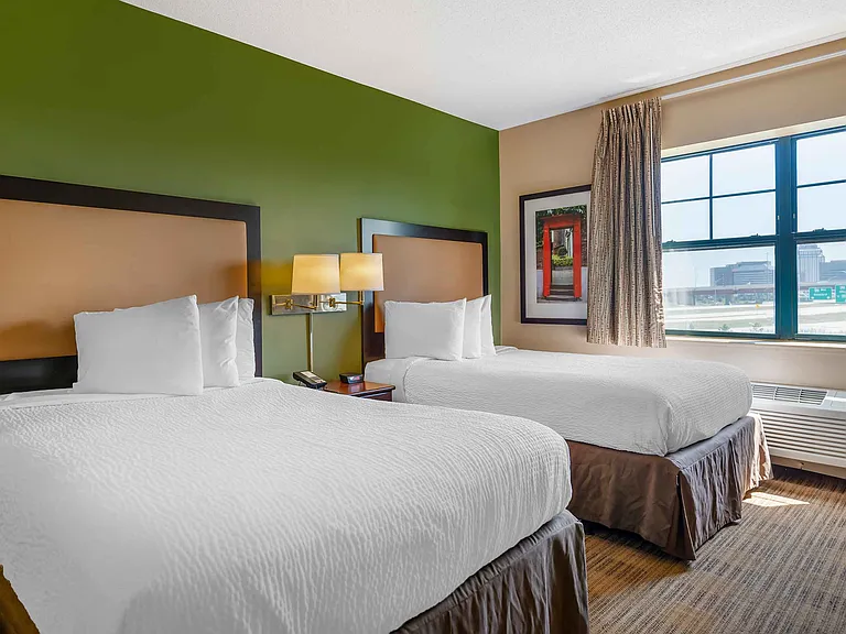 Studio Suite - 2 Full Beds