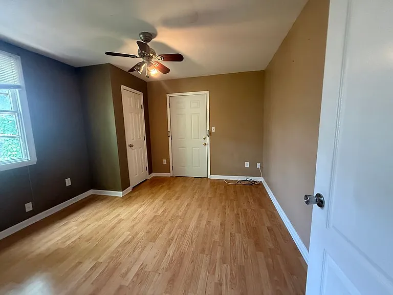 1559 Senate St — Photo 7