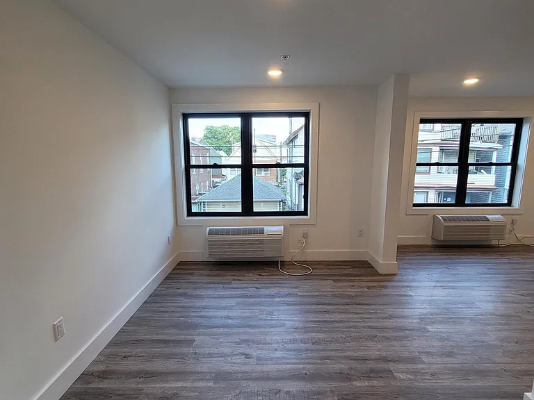 242 Spring St #2 — Photo 10