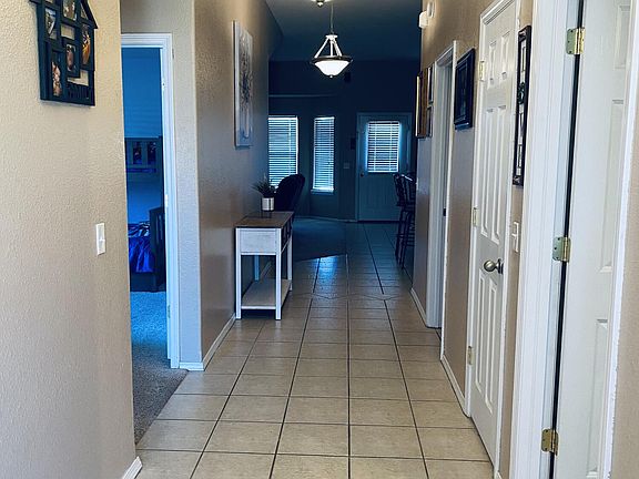 4th image of 1019 Pheasant Run Ave