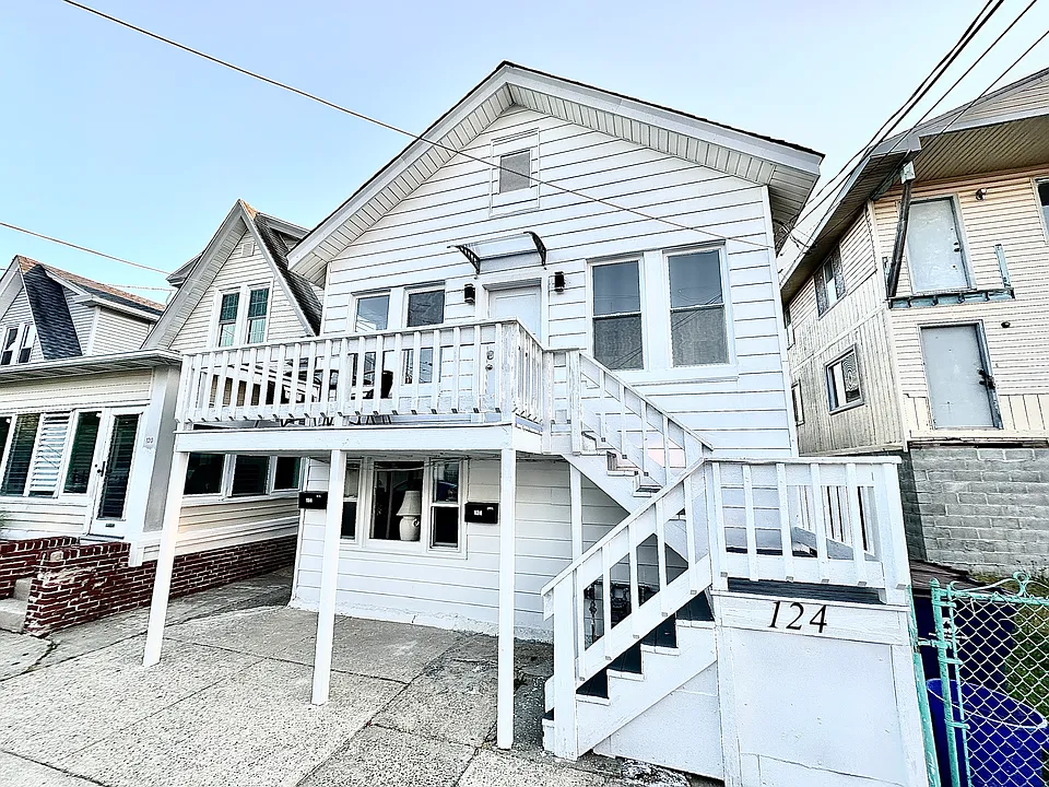 124 N Portland Ave #1
