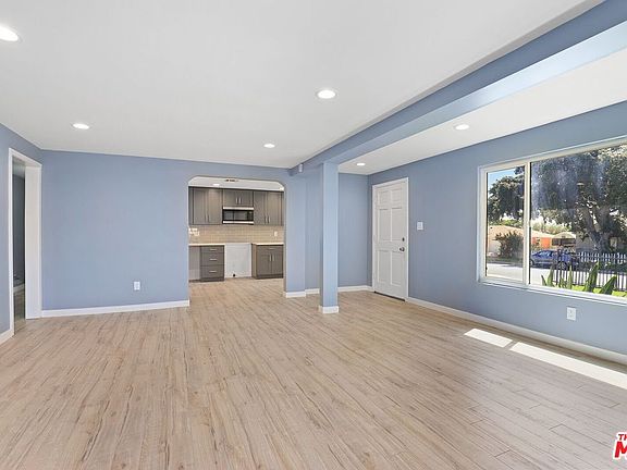 5th image of 1534 Vanderwell Ave
