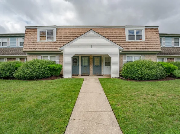 75 Oxford Vlg #B, Egg Harbor Township, NJ 08234