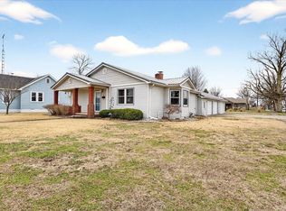 26 N Lafayette St, Worthington, IN 47471