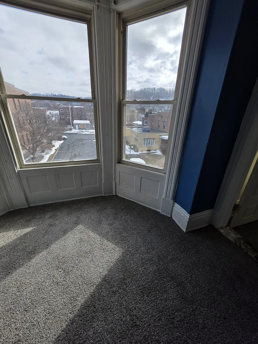 Building Photo - 329 3rd St #3