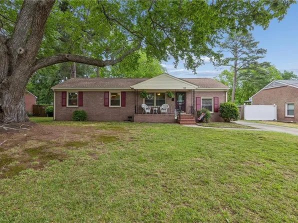 10 Fawn Ln, Newport News, VA 23602