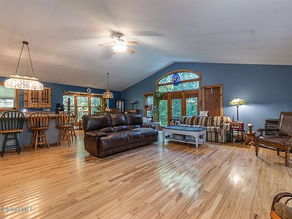 3rd image of 641 Waite Rd