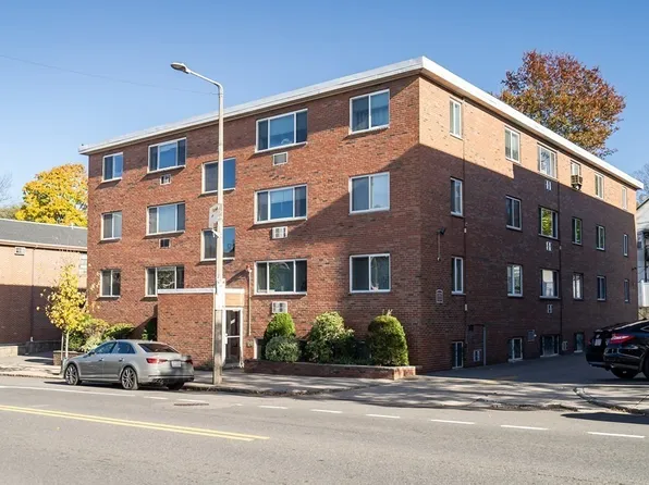 354 Market St APT 4, Brighton, MA 02135