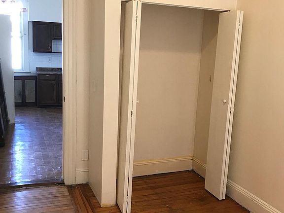 4th image of 105 Bruce Ave