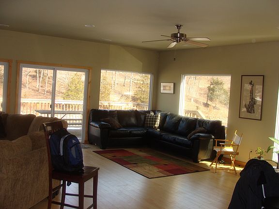 4th image of 583 Red Oak Ln