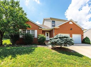 609 Honor Ln, Oxford, OH 45056