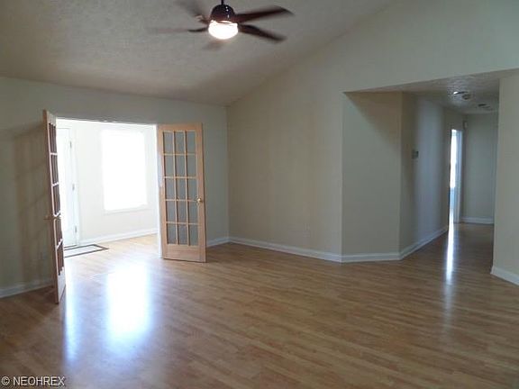 3rd image of 10268 Honeysuckle Ln
