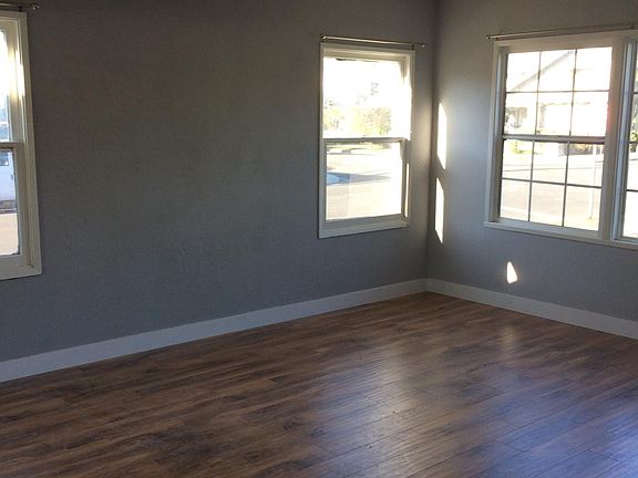 3rd image of 1662 S Wilton Pl