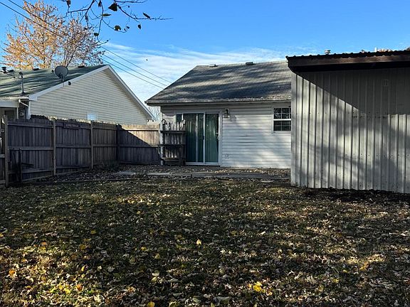 3rd image of 106 Maple Leaf Dr