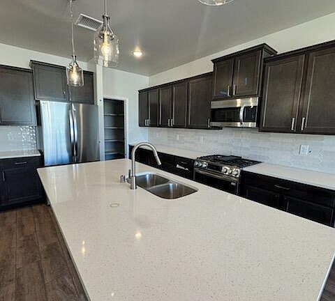 3rd image of 3055 Gato Rd