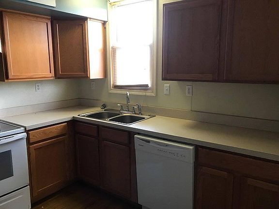 Kitchen with dishwasher
