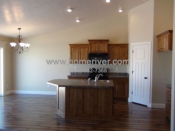 4th image of 4225 E Fairview Dr