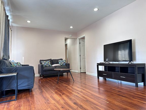 3rd image of 212 S Sandalwood Ave #A