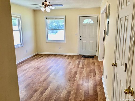2nd image of 1504 NE 6th Ave