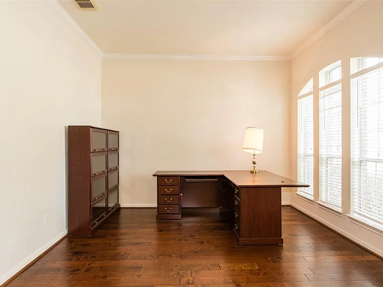 9115 Sunny Ridge Dr — Photo 2