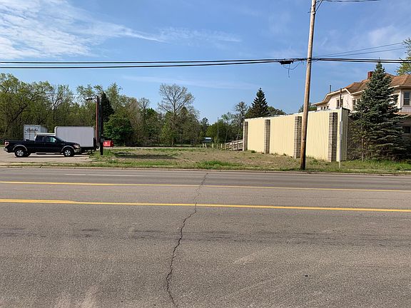 3rd image of 1405 Michigan Ave W