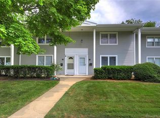 33 Carriage Path N #33, Milford, CT 06460