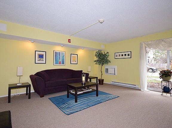 4th image of 315 Marengo Ave APT 3J
