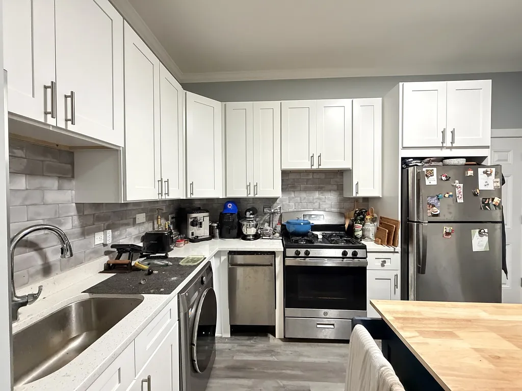Phenomenal 1 Bed, 1 Bath at Waveland + Sheffield (Wrigleyville) — Photo 3