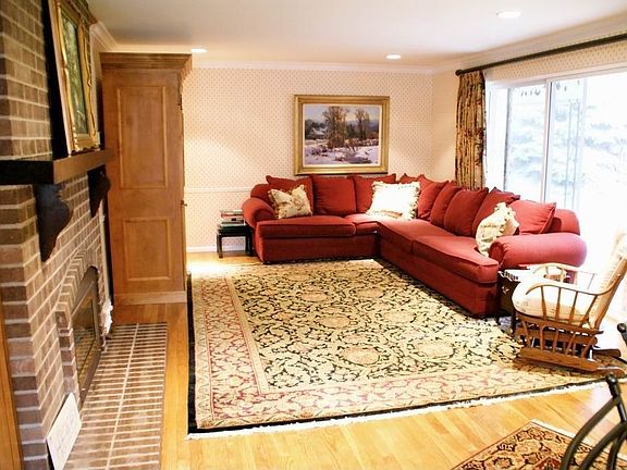 4th image of 3521 S Millhollow Cir