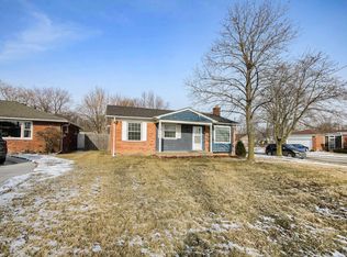 33941 Jefferson Ave, Saint Clair Shores, MI 48082