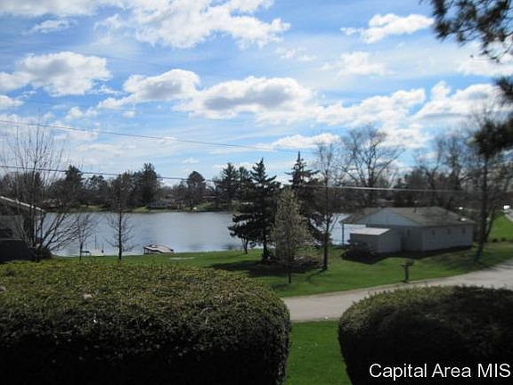 4th image of 180 Lake Warren Dr