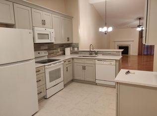 41186 Bermuda Dr, Sterling Heights, MI 48314