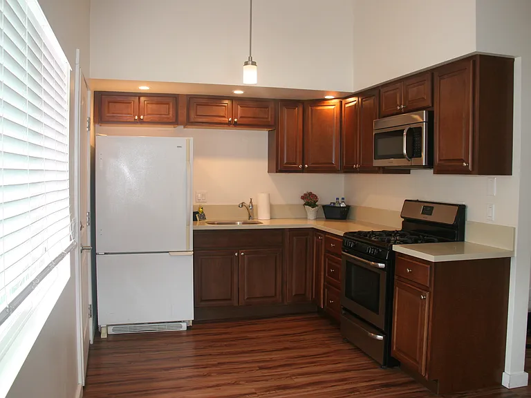 250 N 11th St #B — Photo 14