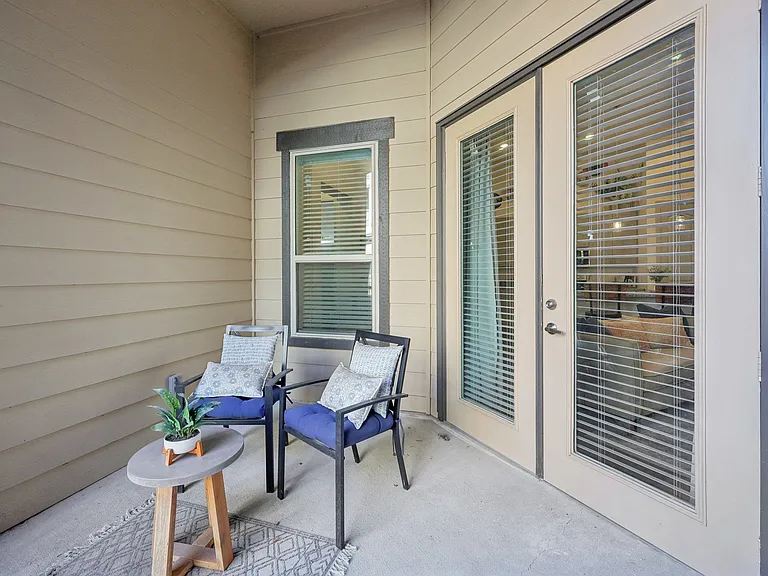 Luxia Craig Ranch — Photo 17