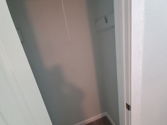 2nd image of 513 E Magnolia Dr