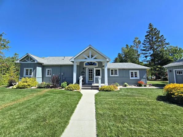 2439 Shore Dr, Saint Ignace, MI 49781