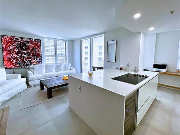2nd image of 701 Brickell Ave #2204