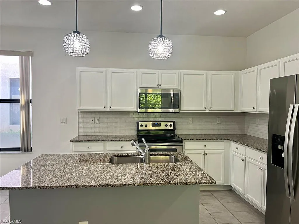 2 bed, 2.0 bath, 1344 sqft, $2,000 — Photo 3