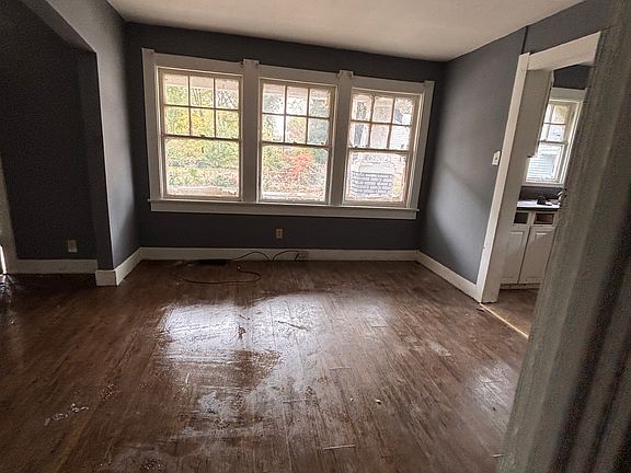 3rd image of 328 N 18th St