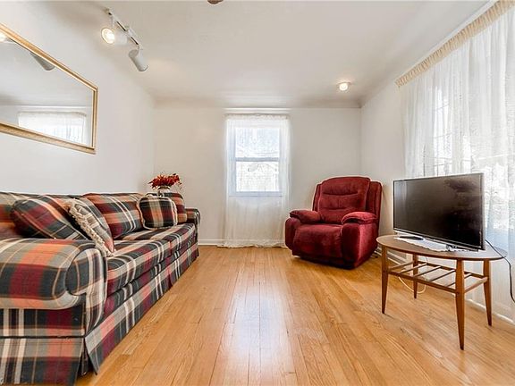 3rd image of 3996 W 223rd St