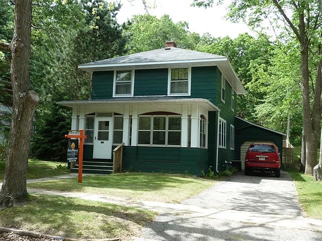 1st image of 114 Bluff St