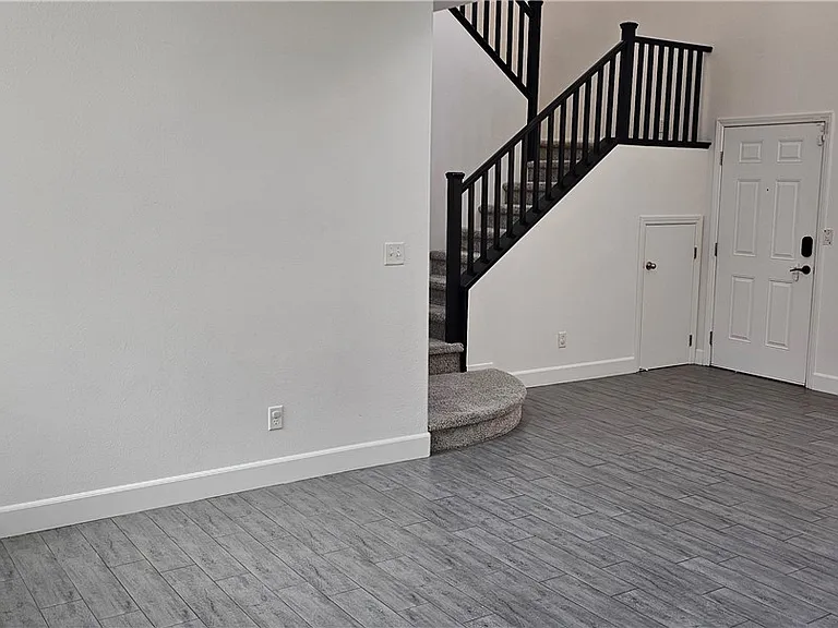 7451 Benlomond Ave — Photo 14