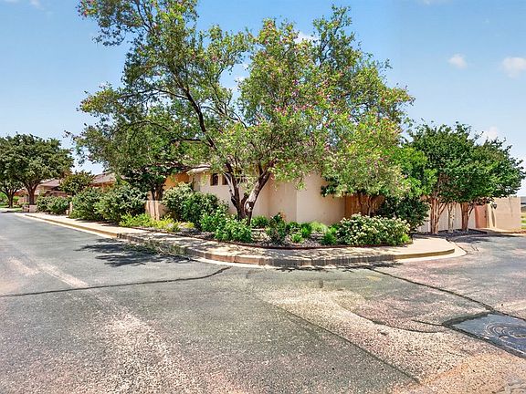 4th image of 55 Troon Dr