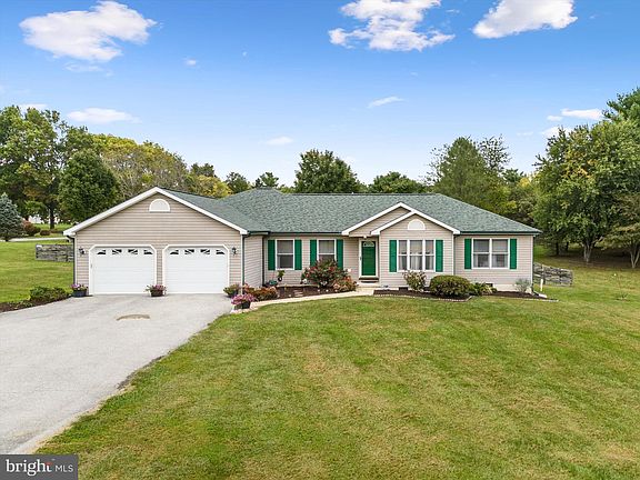 4th image of 722 Acorn Cir
