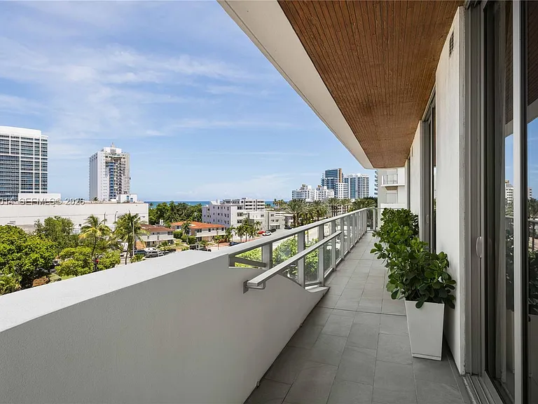 6800 Indian Creek Dr #4D — Photo 37